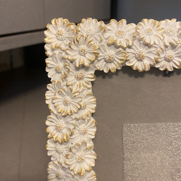 Picture frame - Picture 2 of 3